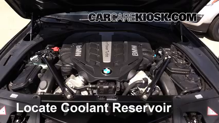 2012 BMW 550i xDrive 4.4L V8 Turbo Refrigerante (anticongelante) Controlar nivel de líquido